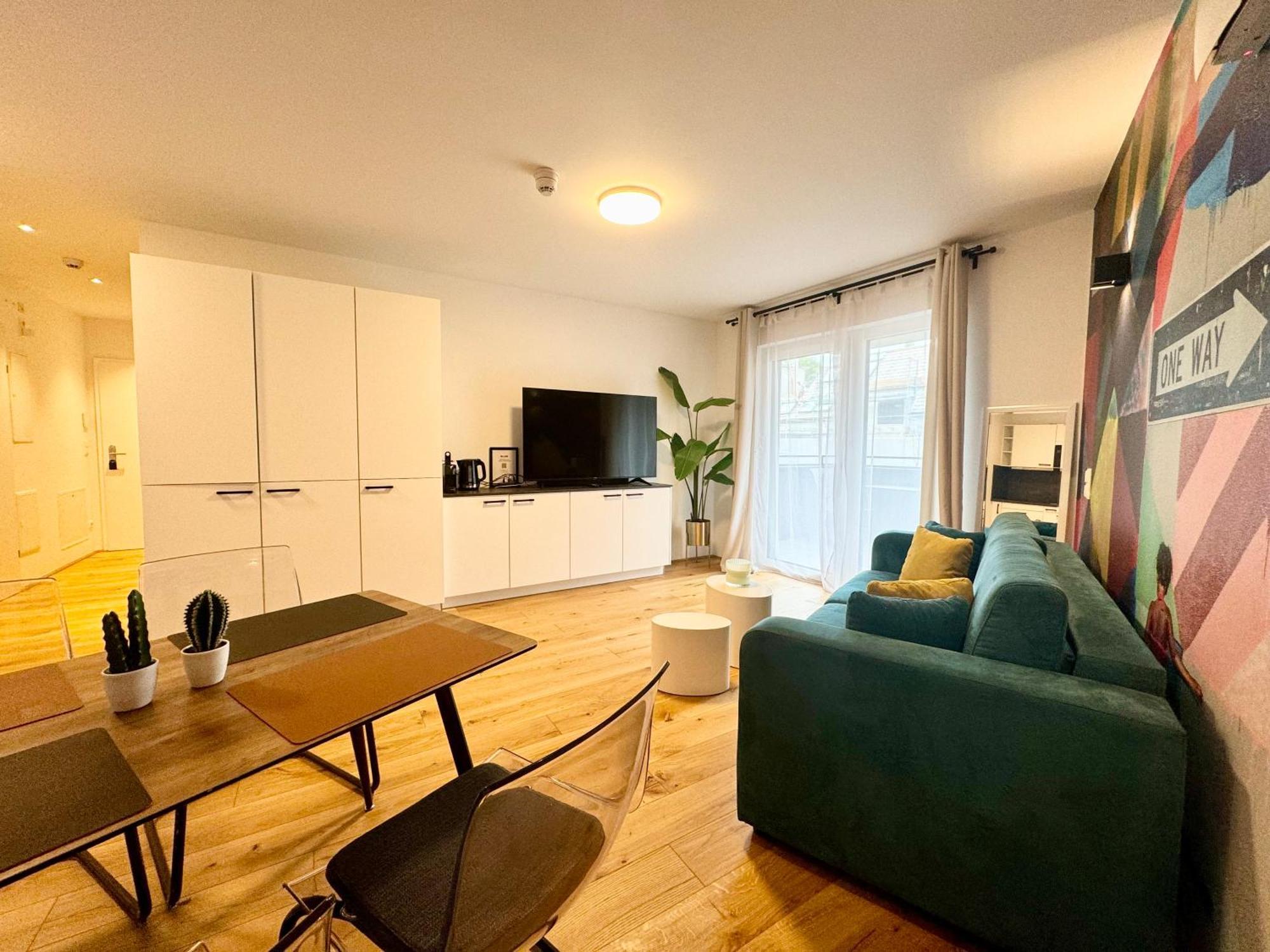 Mit Balkon Apartment *