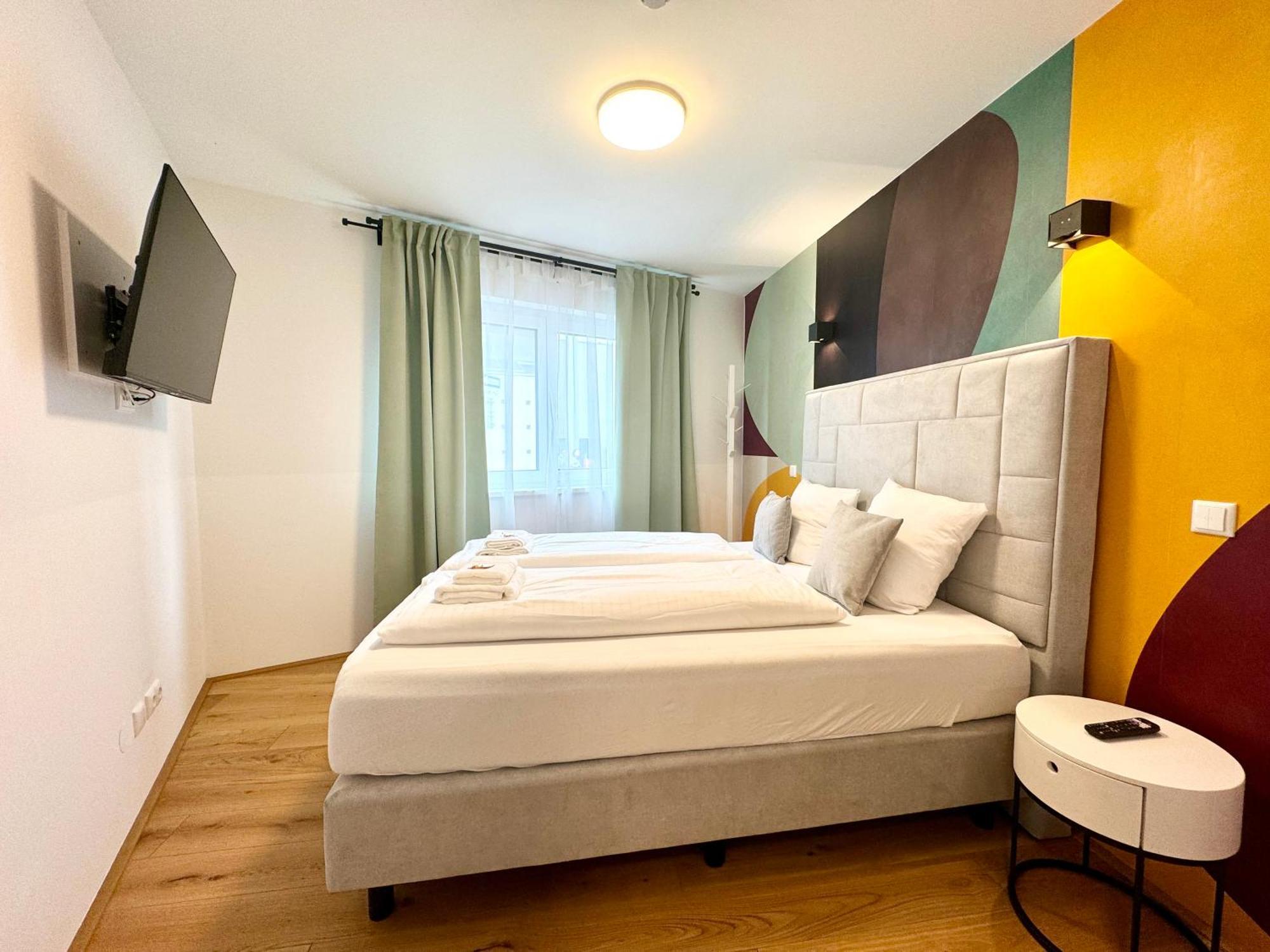 Apartment Mit Balkon